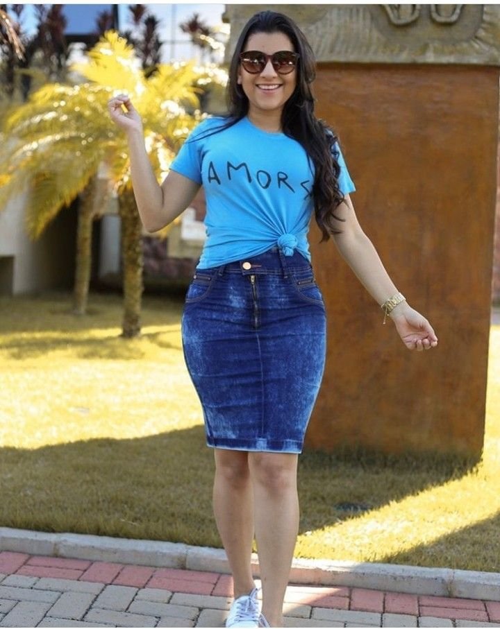 Look com saia lápis